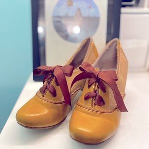 Ribbon laced Booties